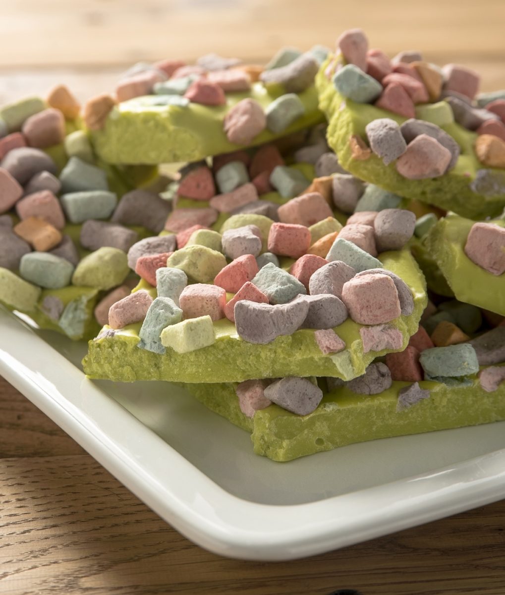 Candy bars with lucky charms marshmallows