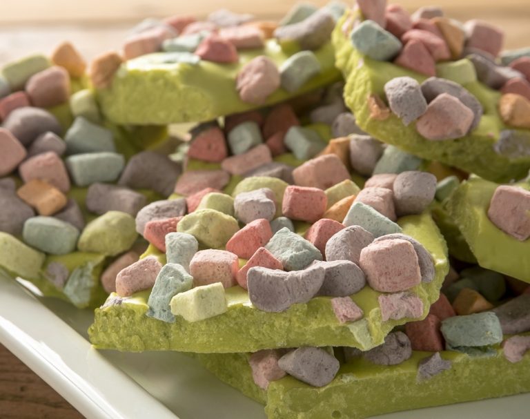 Lucky Charms Bark for St Patrick's Day