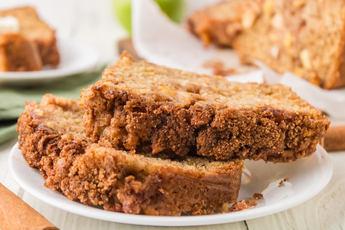 apple and cinnamon loaf