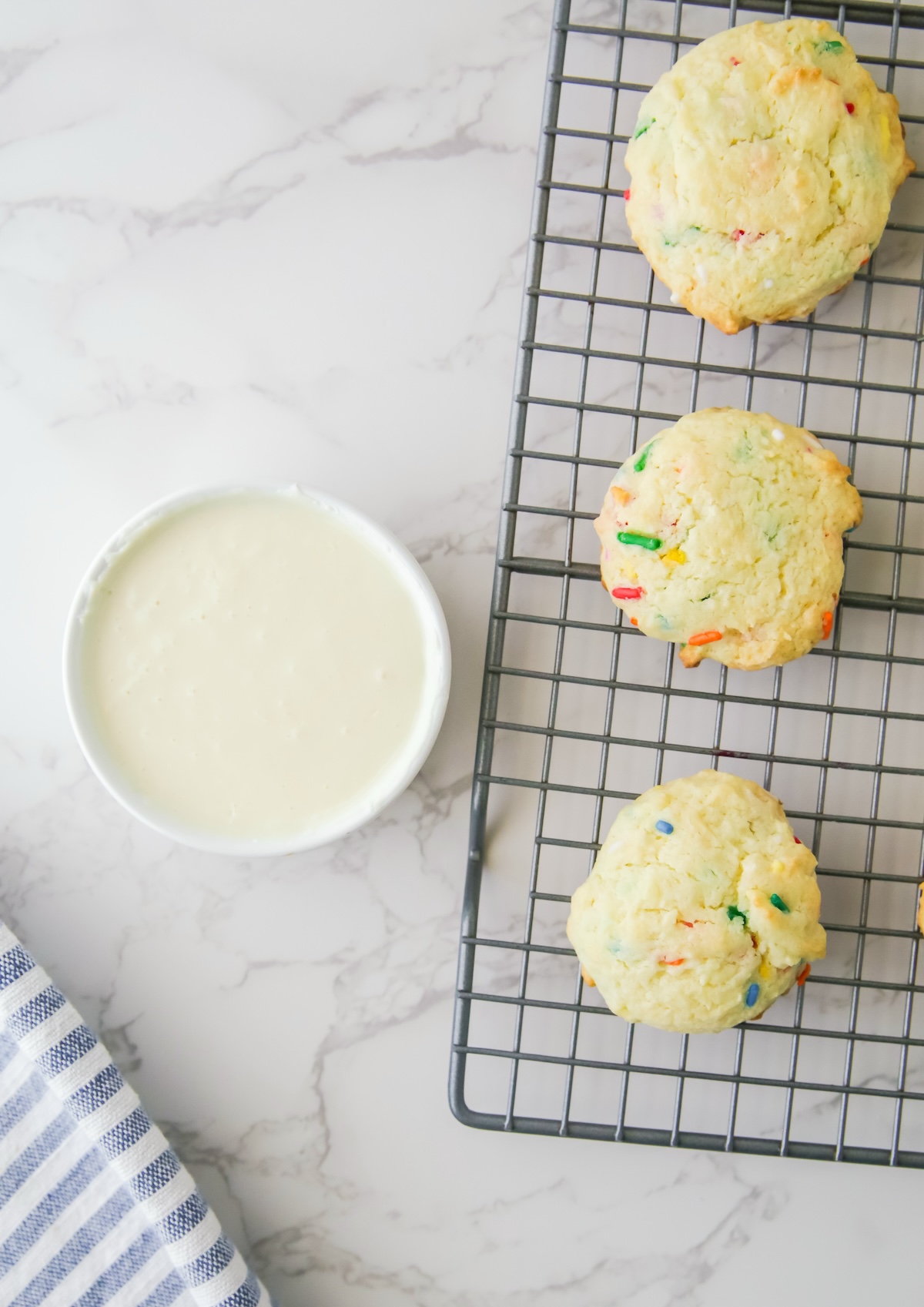 Microwaved-frosting-next-to-the-cooling-rack