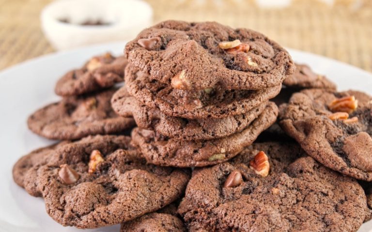 choc chocolate chip pecan cookies