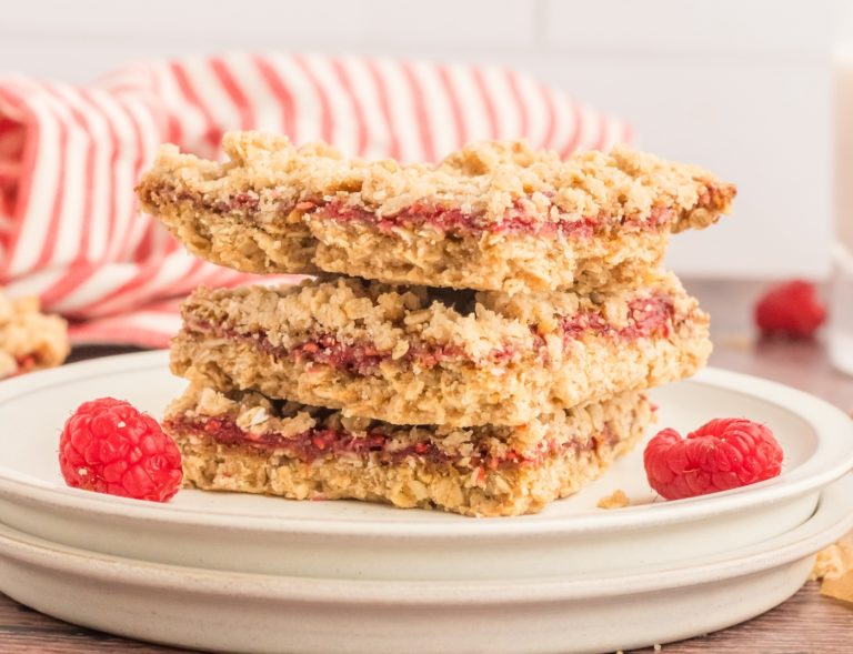 Sweet Raspberry Oatmeal Bars You’ll Love