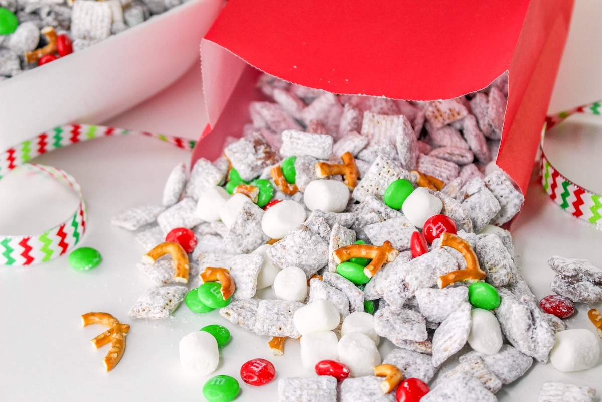 reindeer snack mix