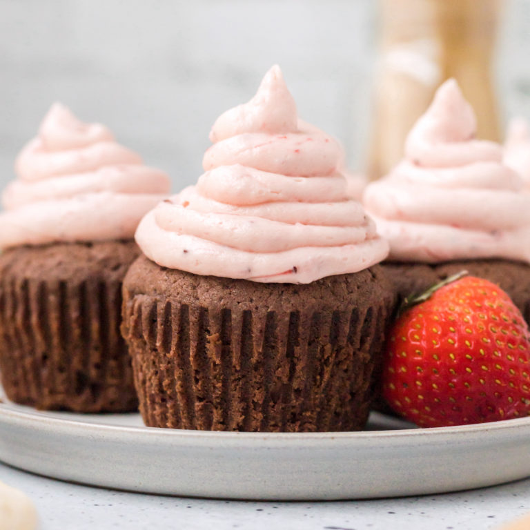 strawberry-nutella-cupcakes-feature-image