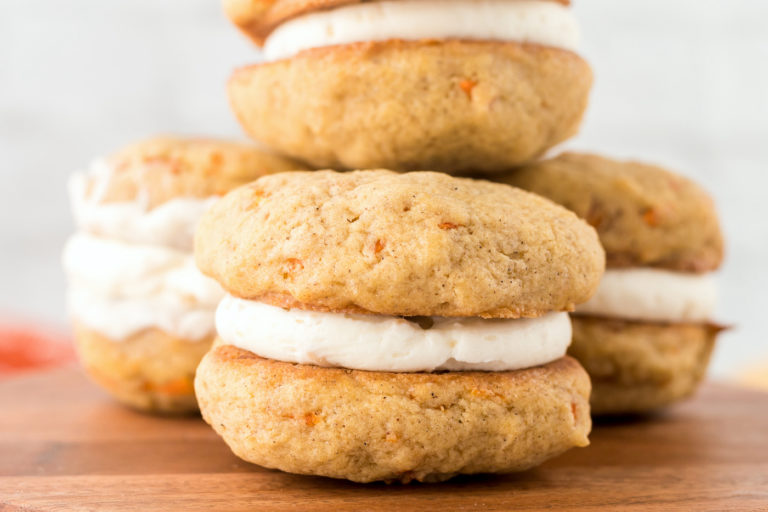 carrot-cake-whoopie-pies