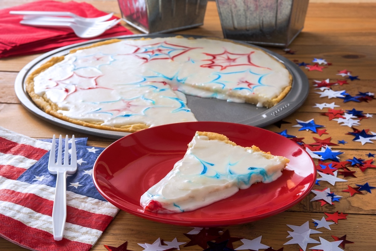 4th of July dessert cookie pizza